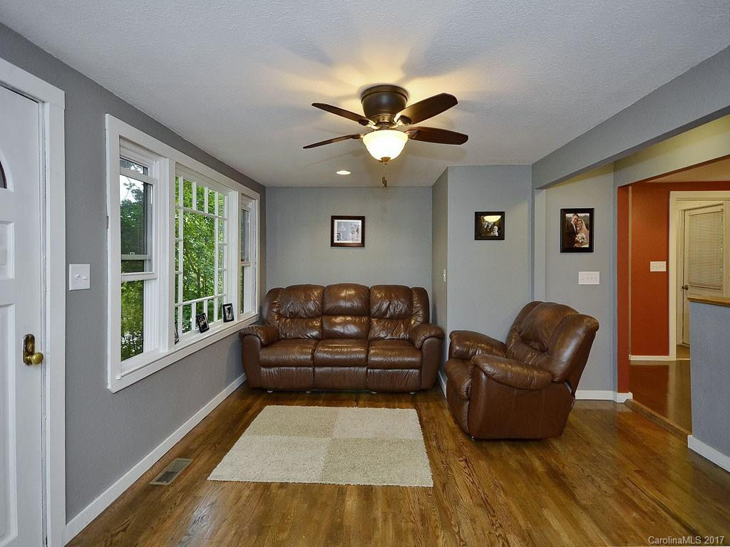 96 Lillie Lane - Photo 2