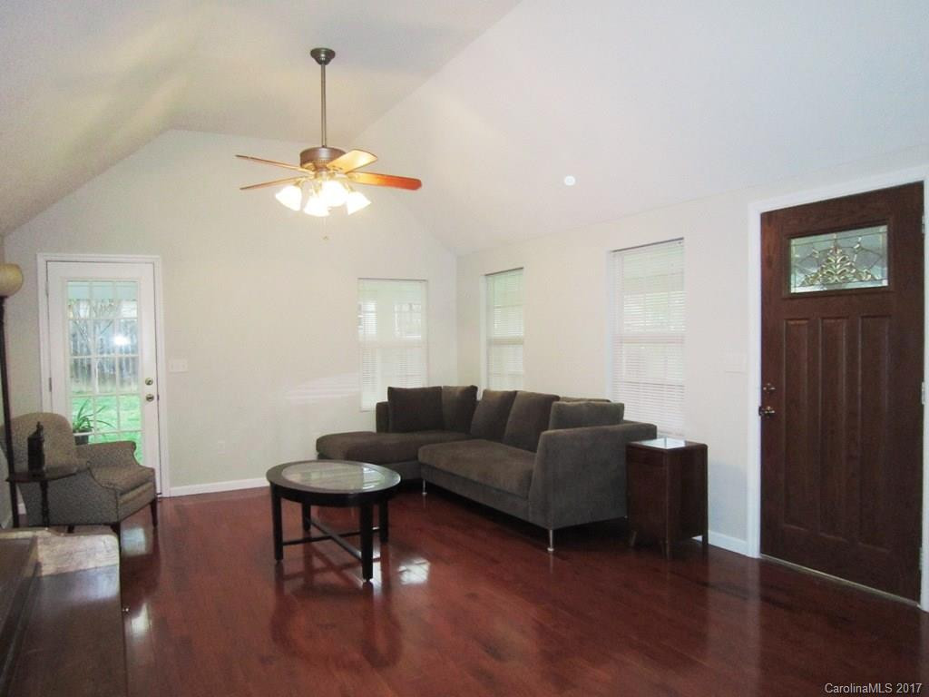 125 Wellington Street - Photo 2