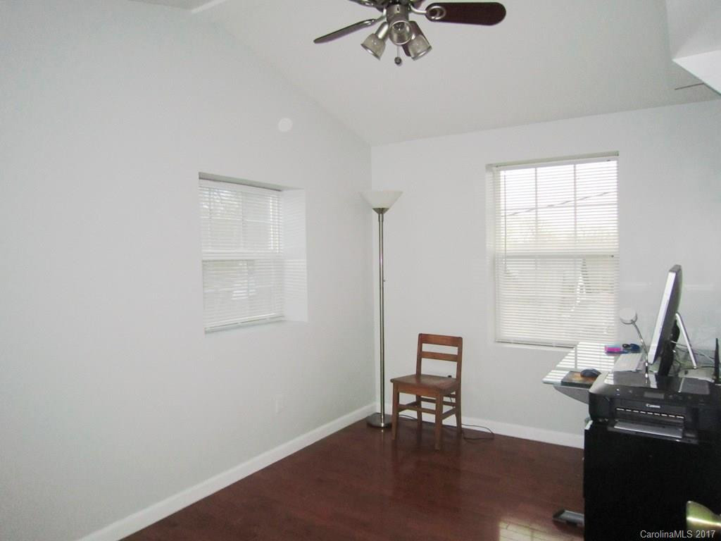 125 Wellington Street - Photo 24
