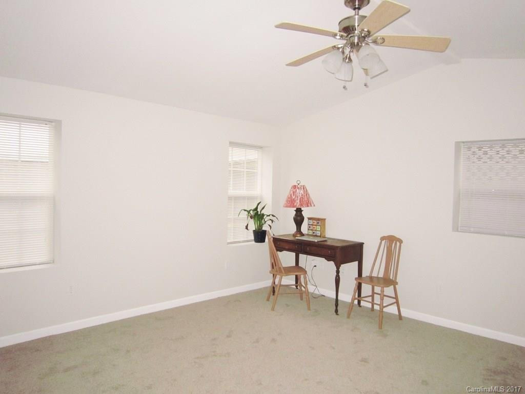 125 Wellington Street - Photo 9