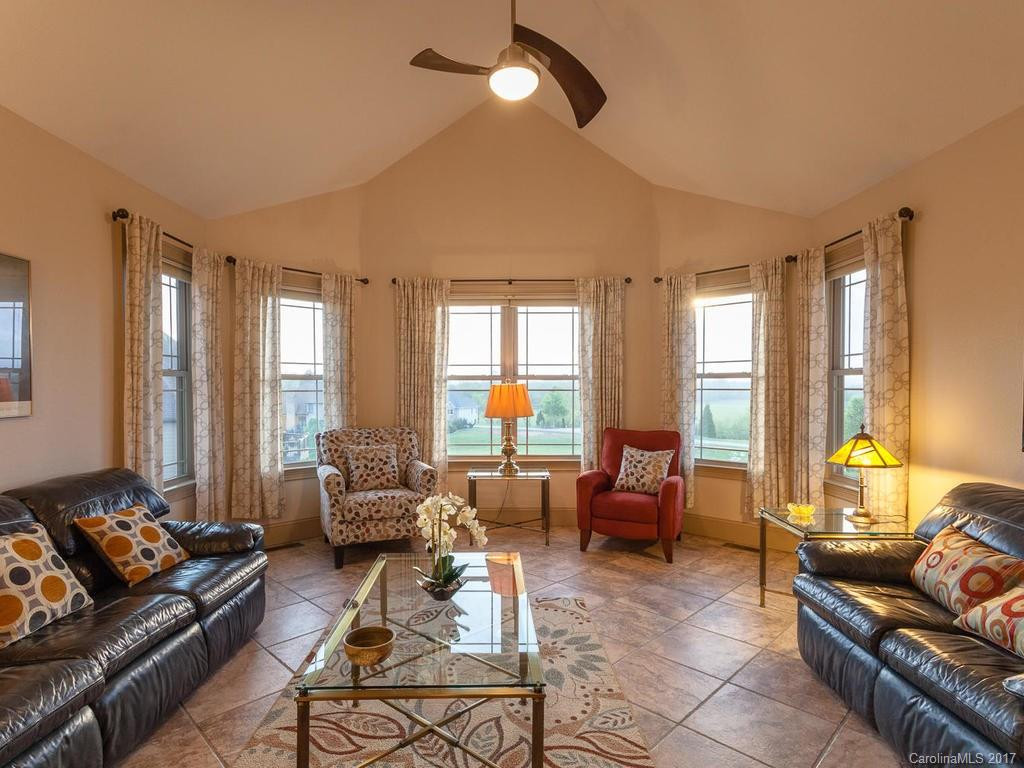 29 Majestic View Court #28 - Photo 11