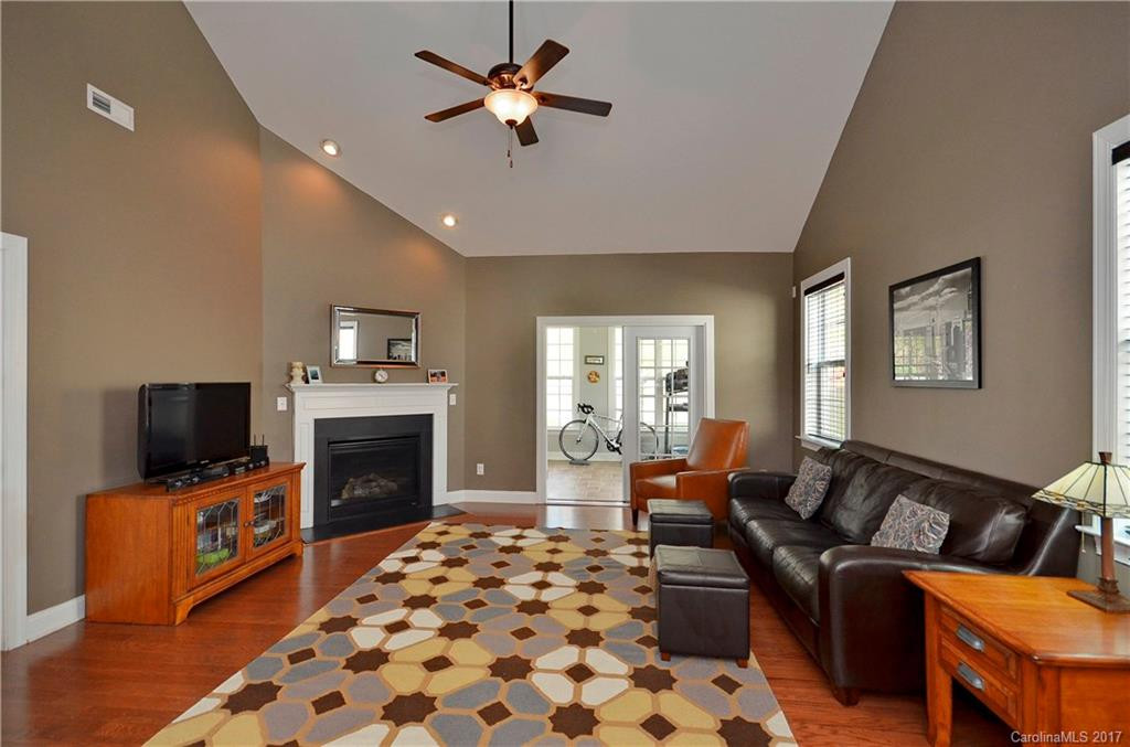 11 Dansford Lane #75 - Photo 2