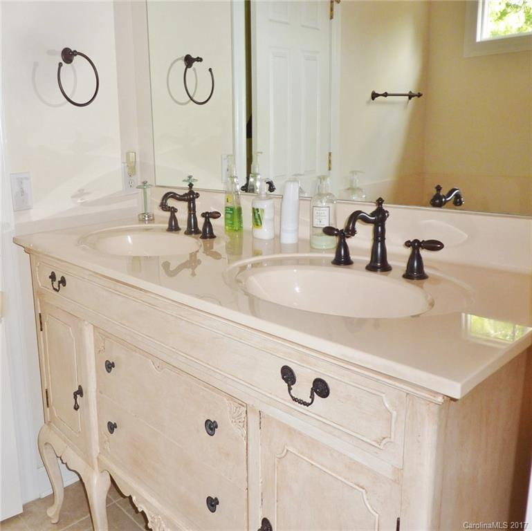 1739 Linden Grove Court - Photo 11