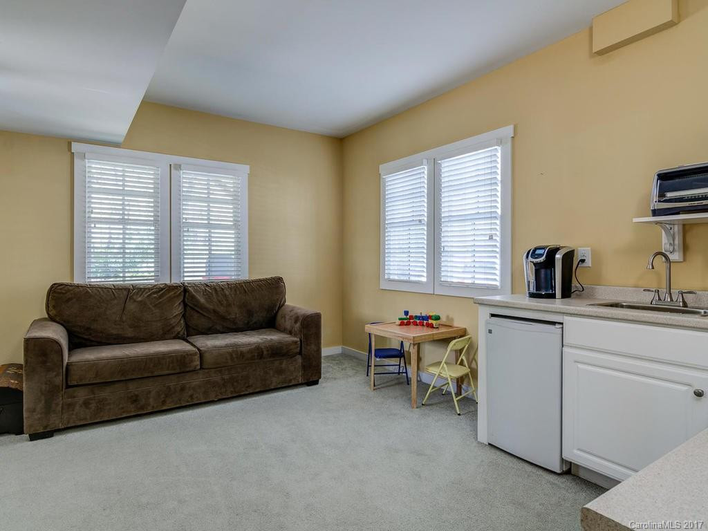 140 Murdock Avenue - Photo 20