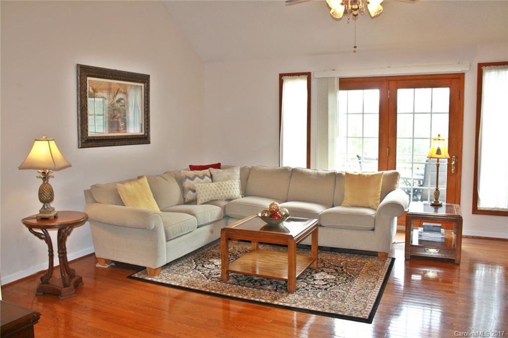 128 Dulcie Drive - Photo 4