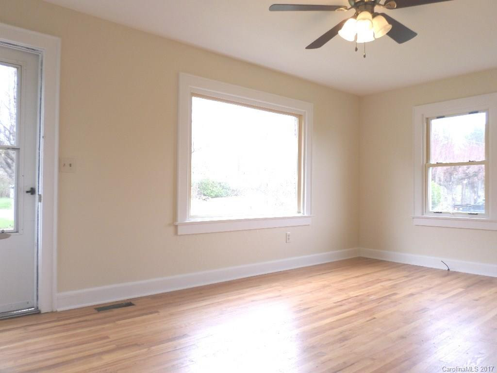89 Tarheel Drive - Photo 2