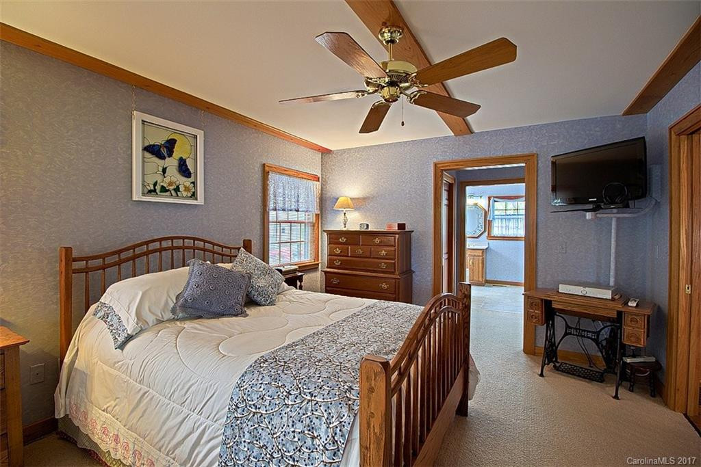 360 Acorn Alley - Photo 10
