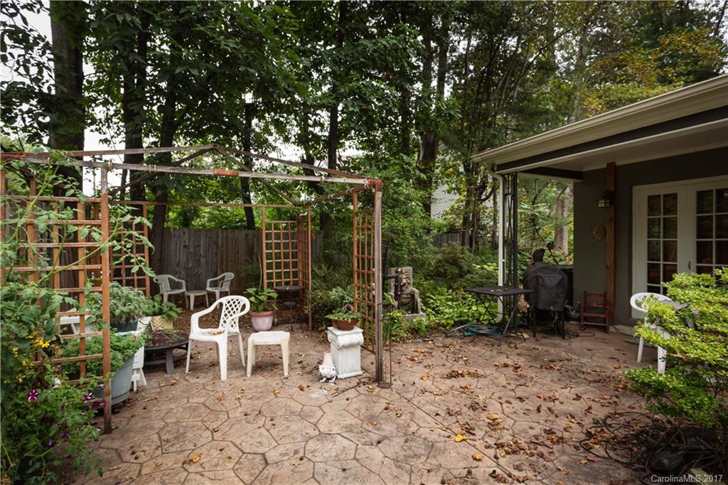 20 Evergreen Avenue - Photo 6