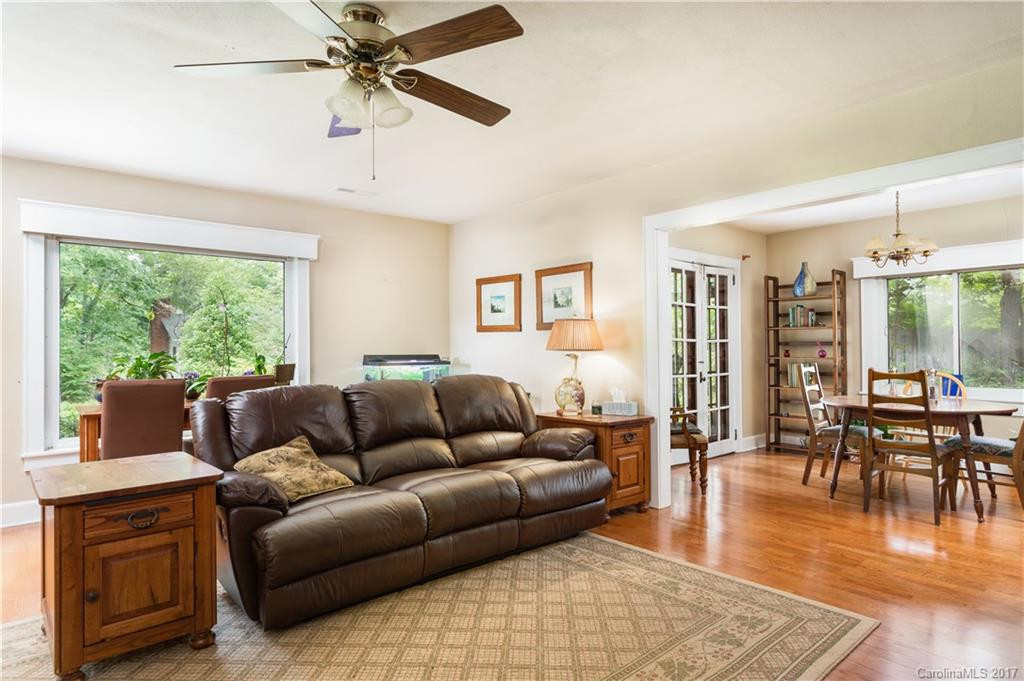 20 Evergreen Avenue - Photo 8