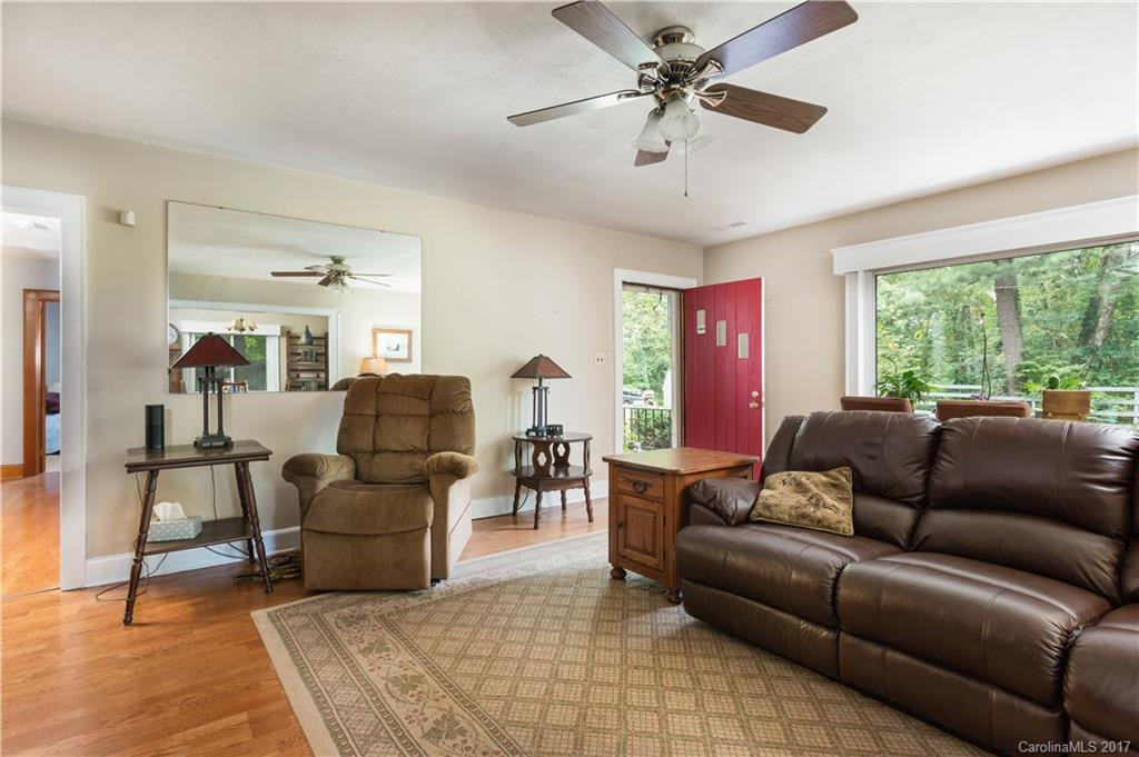 20 Evergreen Avenue - Photo 9