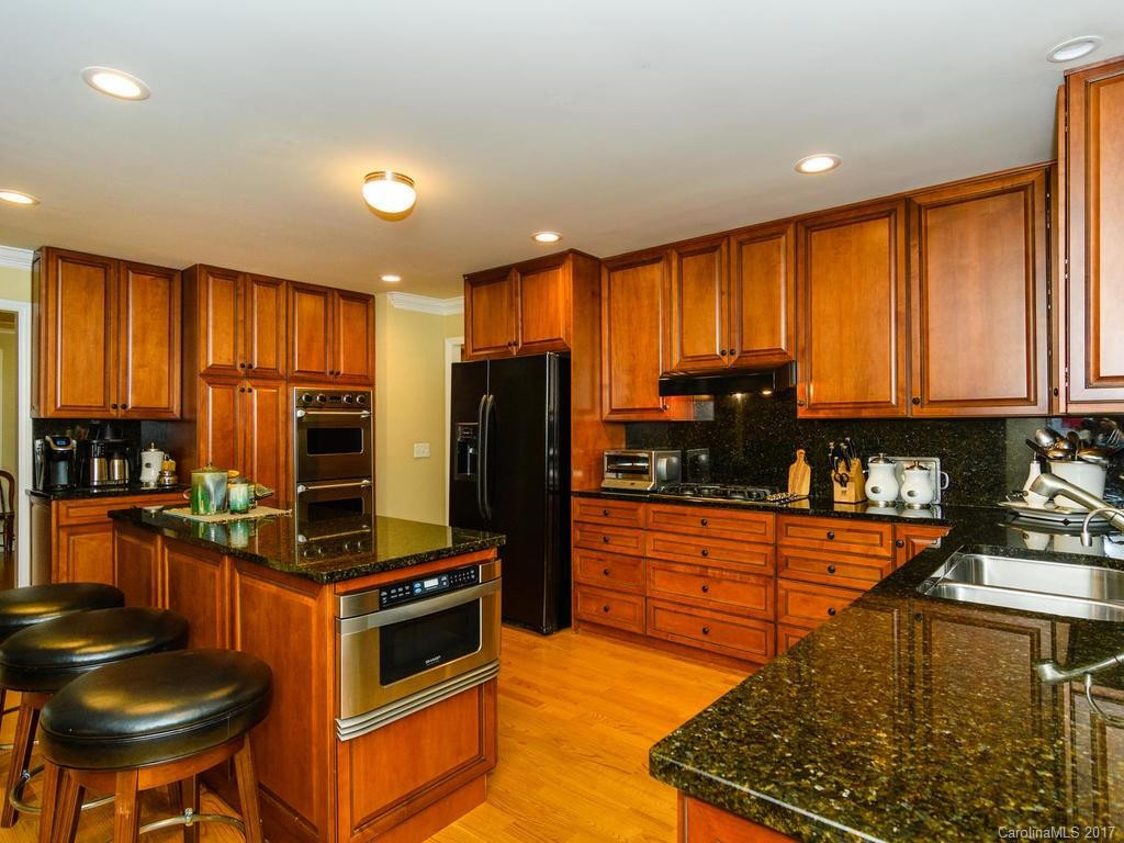 3360 Haywood Road - Photo 8