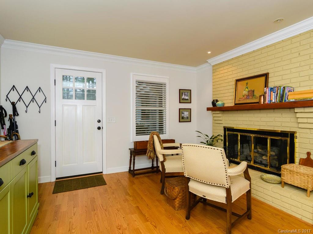 3360 Haywood Road - Photo 10