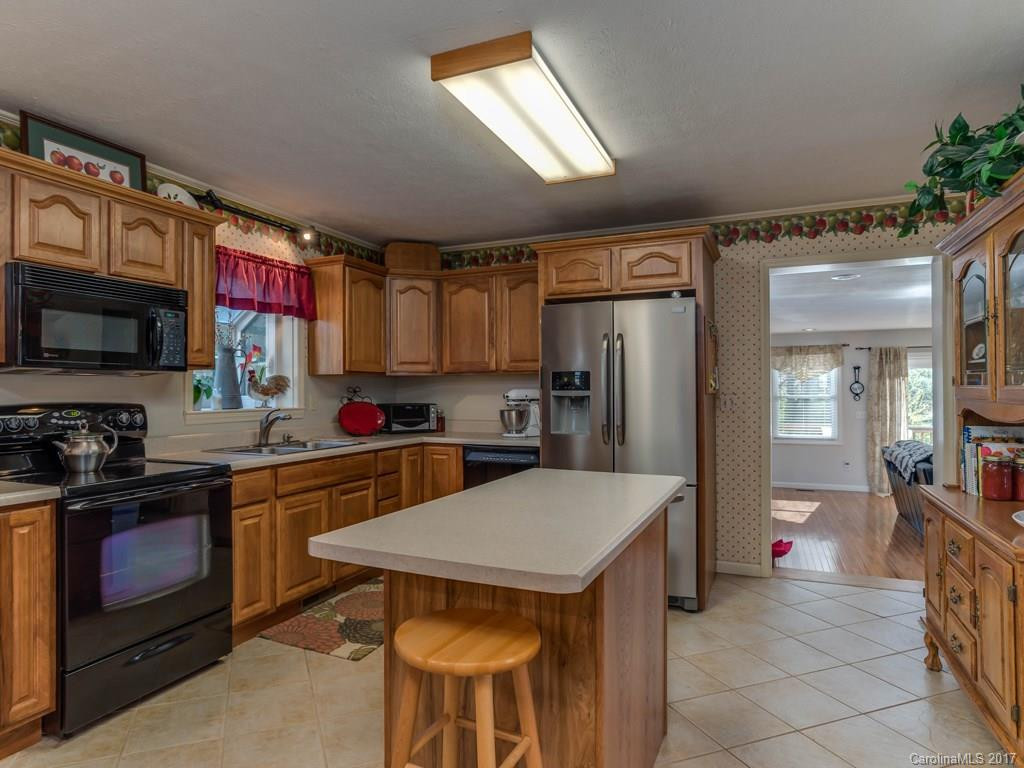 163 Hollifield Drive - Photo 6