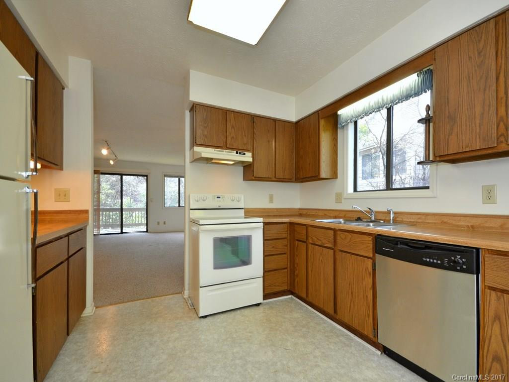 3B Cedarwood Drive #3B - Photo 5