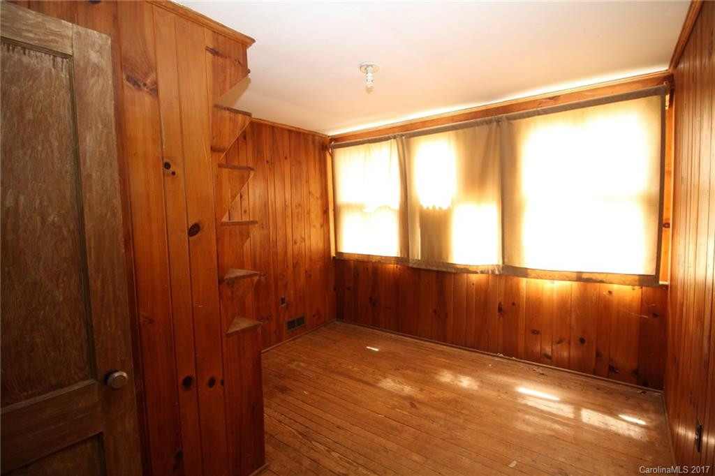 250 Seminary Street - Photo 2