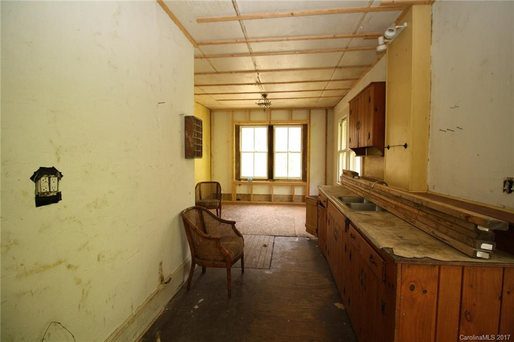 250 Seminary Street - Photo 6