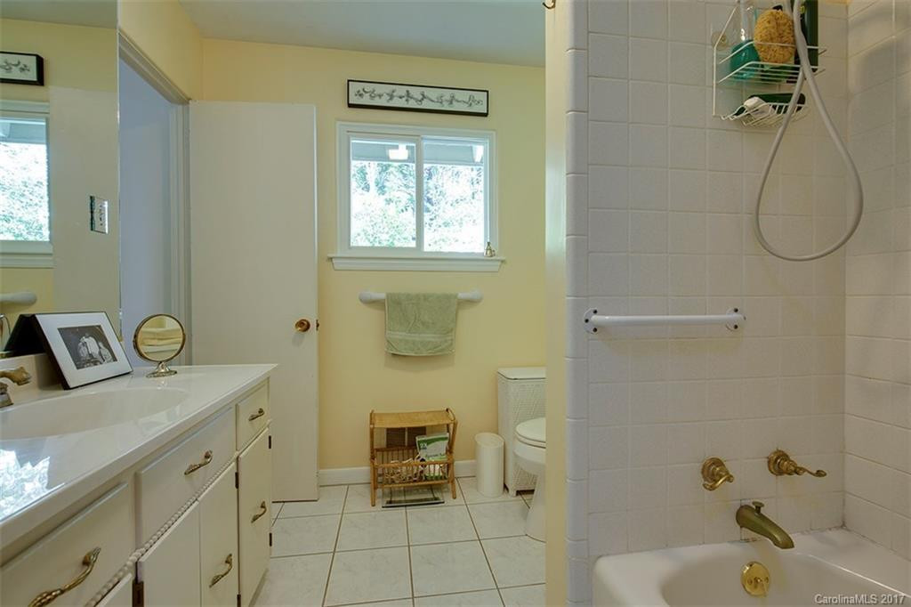 21 Woodbury Road - Photo 18