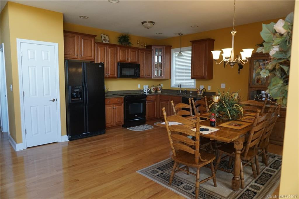 153 Lakewood Drive - Photo 5