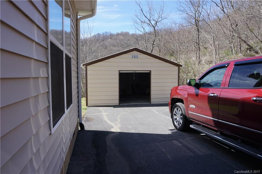 153 Lakewood Drive - Photo 6