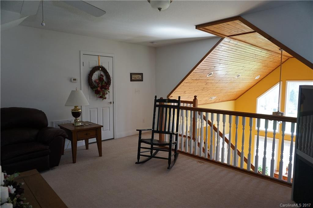 153 Lakewood Drive - Photo 9