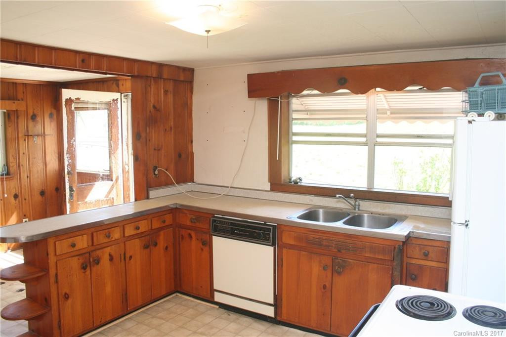 560 Alexander Road - Photo 16