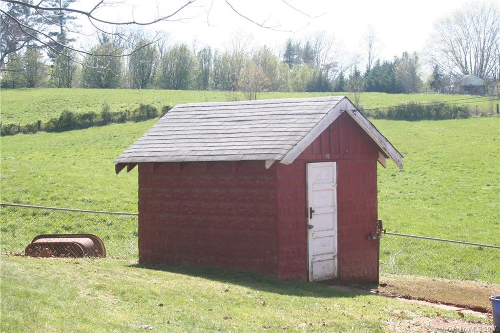 560 Alexander Road - Photo 4