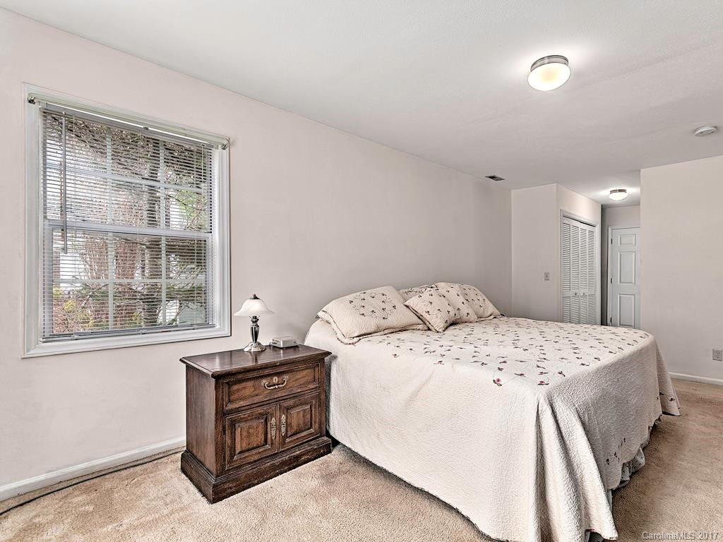 511 Saddleback Court - Photo 12