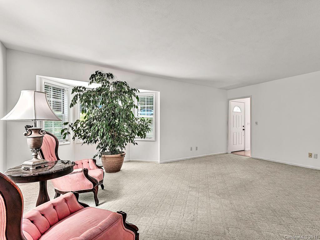 511 Saddleback Court - Photo 5