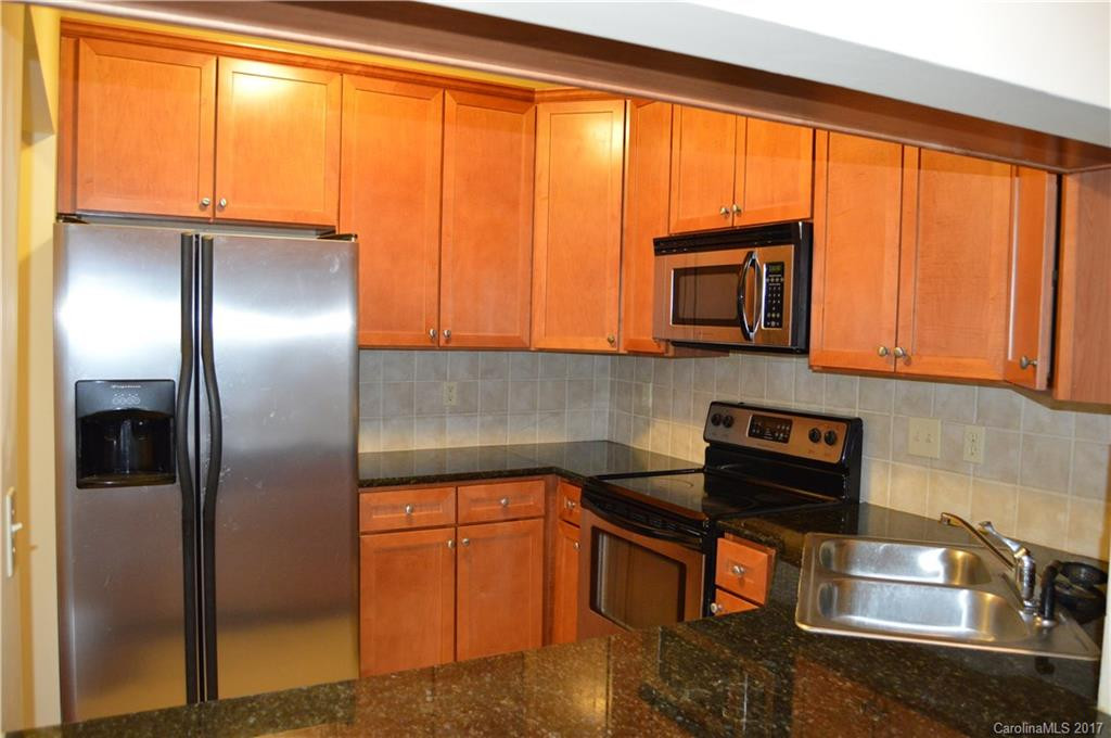9 Kenilworth Knoll #220 - Photo 4