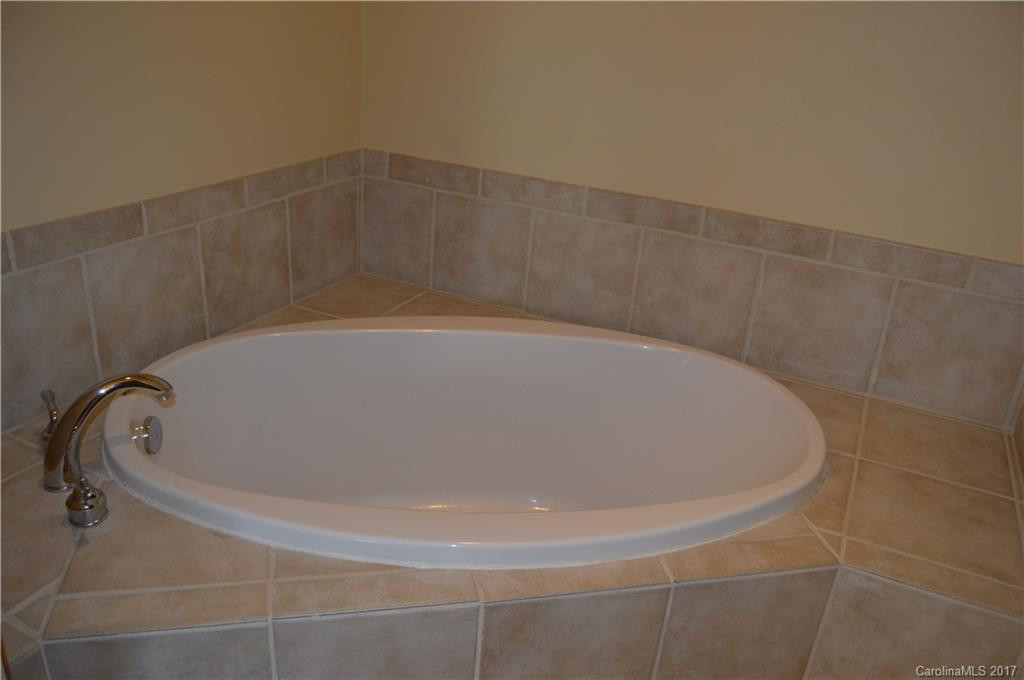 9 Kenilworth Knoll #220 - Photo 7
