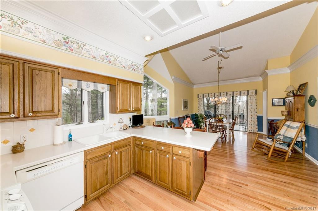 117 Continental Drive - Photo 12