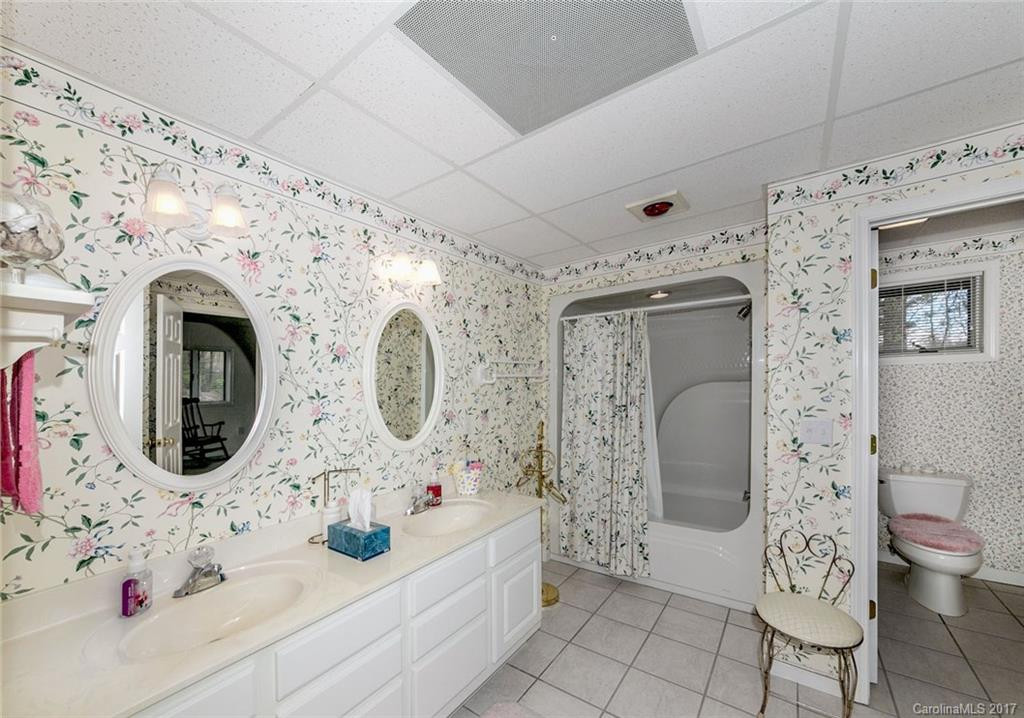 117 Continental Drive - Photo 19