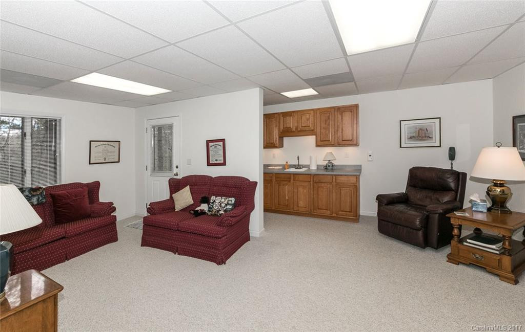 117 Continental Drive - Photo 21