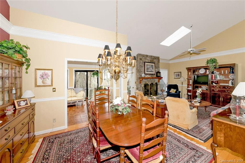 117 Continental Drive - Photo 5