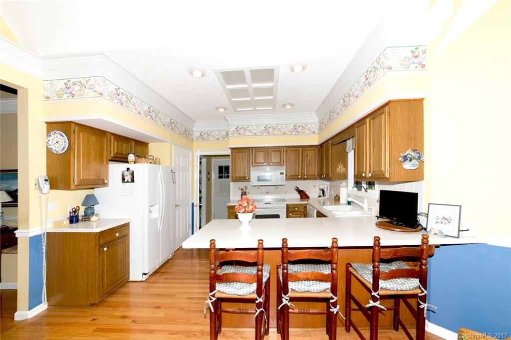 117 Continental Drive - Photo 10