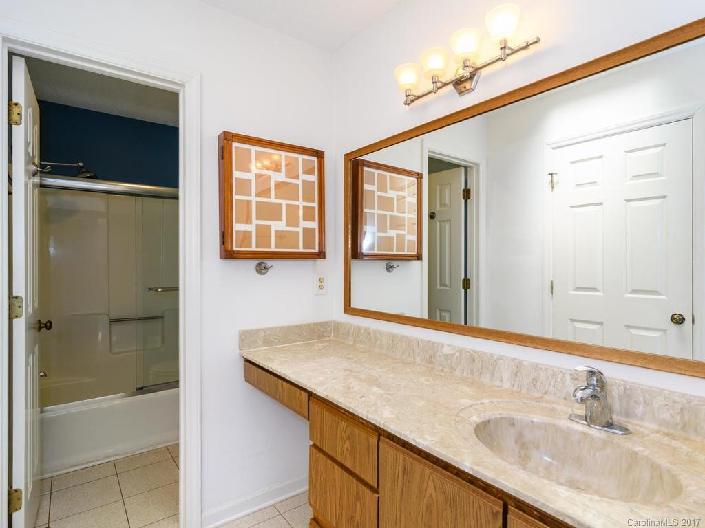 8 Forest Edge Drive #2B - Photo 12