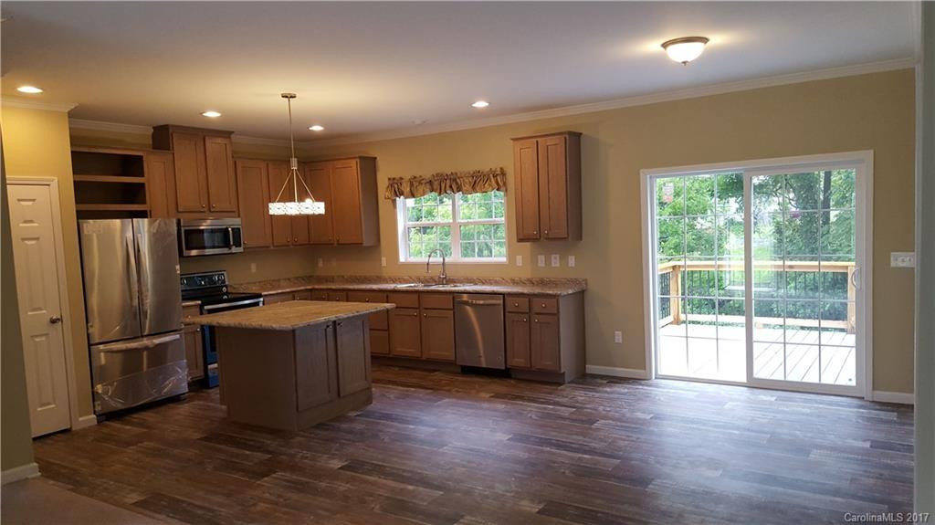 135 Lakeview Street - Photo 4