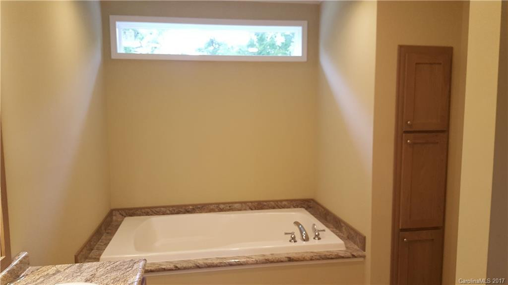 135 Lakeview Street - Photo 7