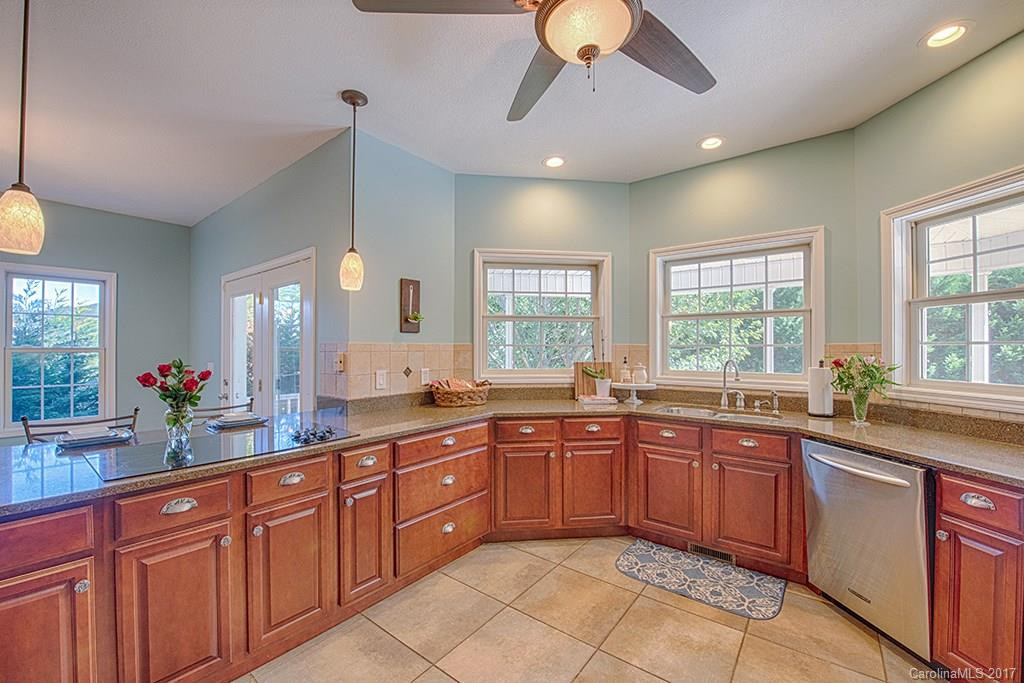 103 Falling Glen Drive - Photo 3
