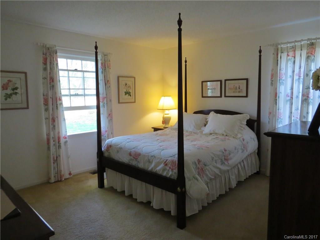 181 Haywood Knolls Drive - Photo 12