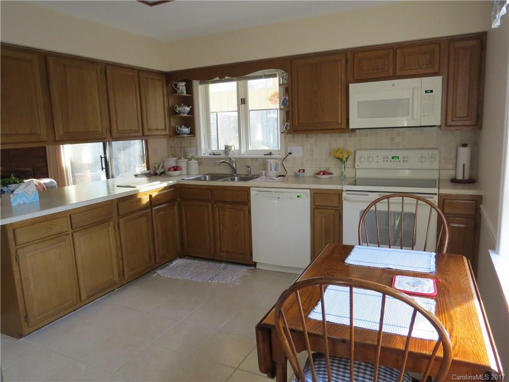 181 Haywood Knolls Drive - Photo 5