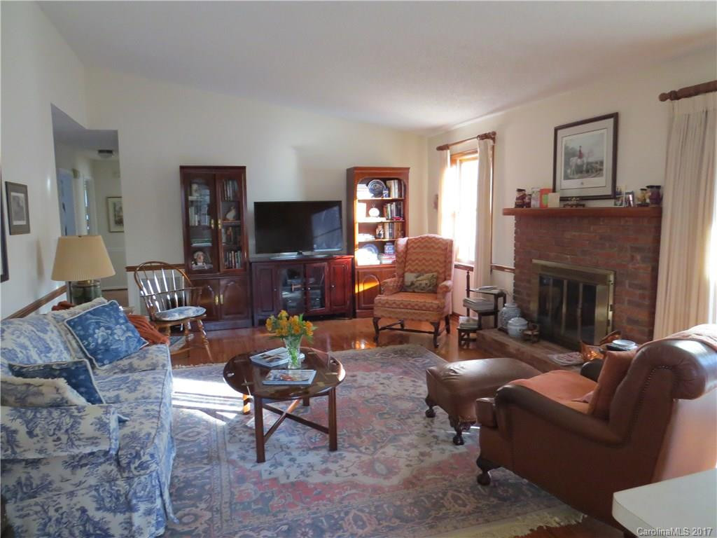 181 Haywood Knolls Drive - Photo 6