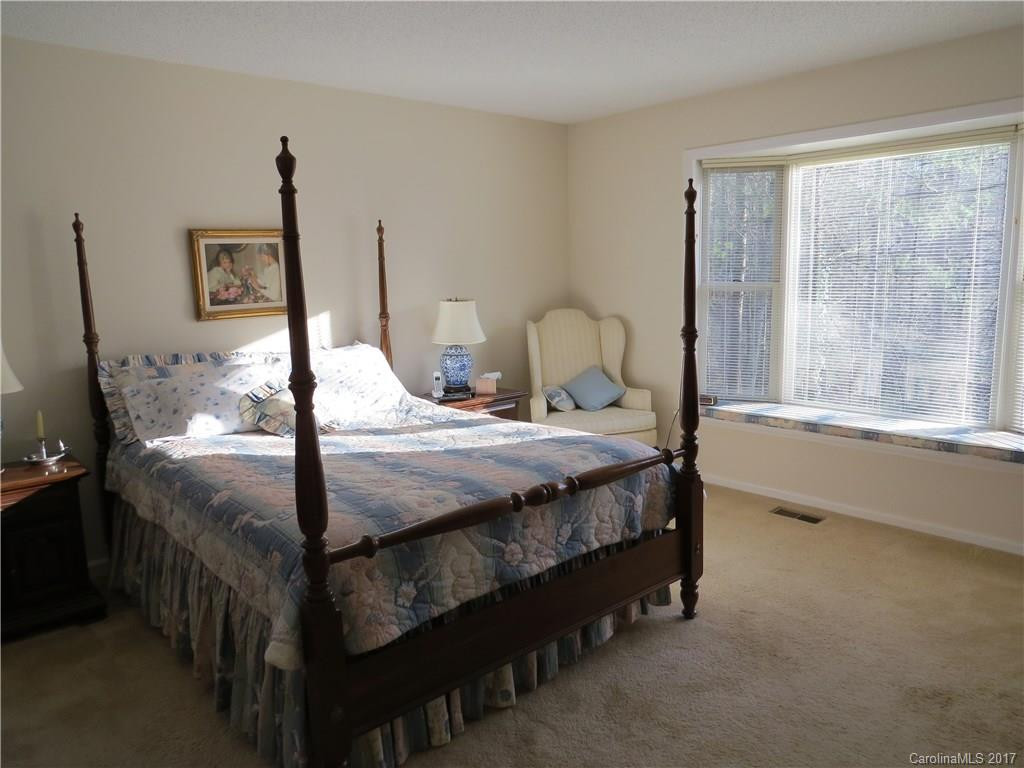 181 Haywood Knolls Drive - Photo 10