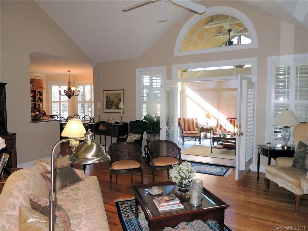 70 Shadowleaf Drive #20 - Photo 2
