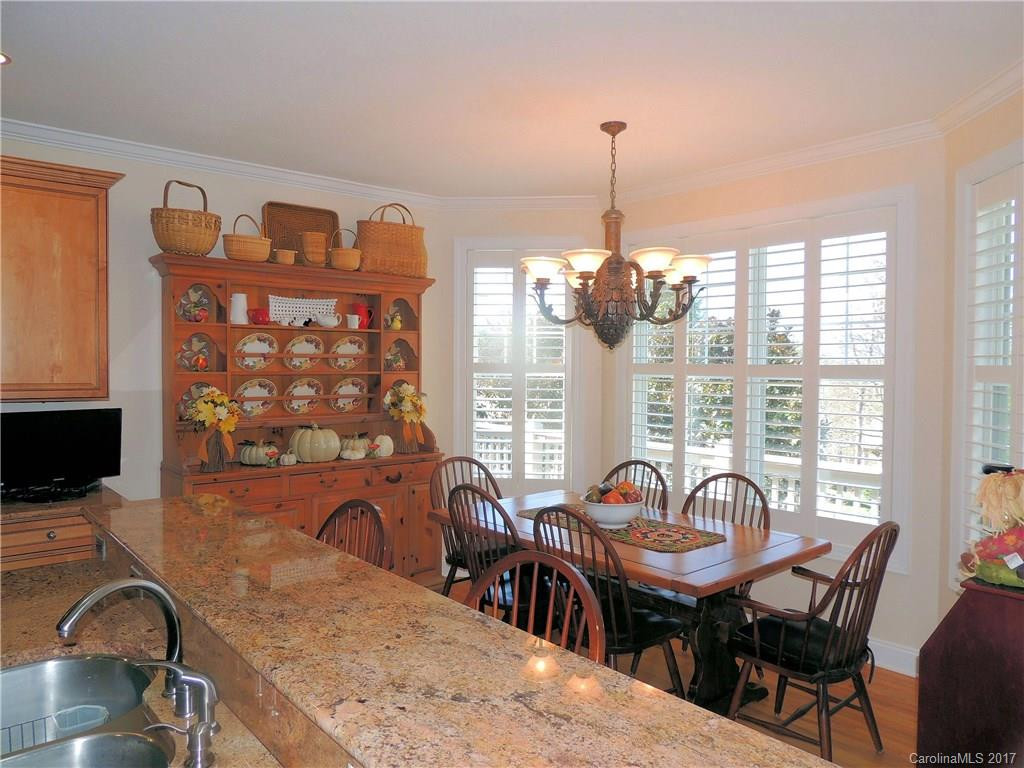 70 Shadowleaf Drive #20 - Photo 9