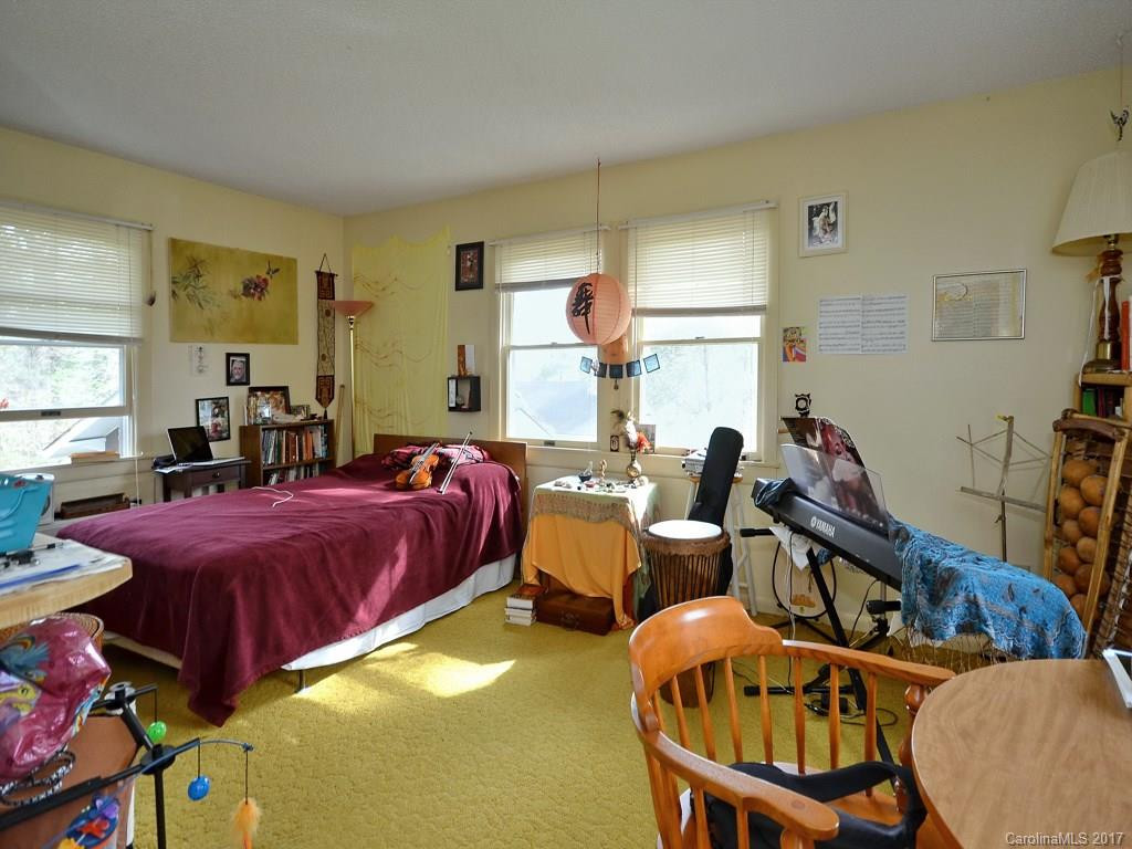 883 Hendersonville Road - Photo 16
