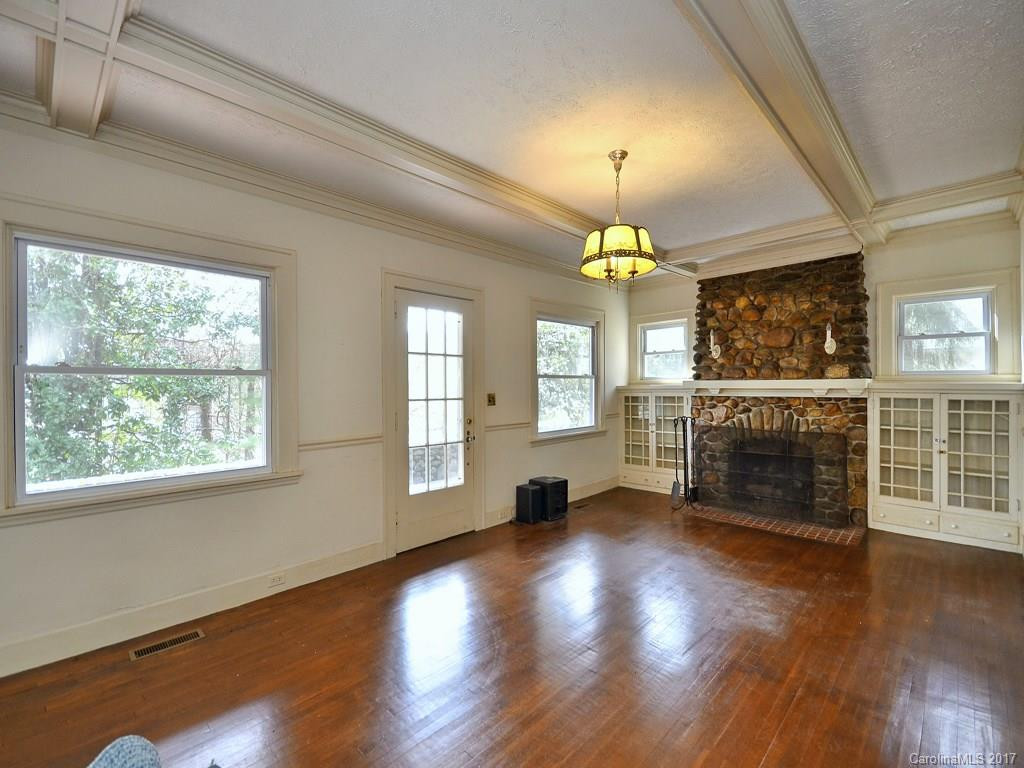 883 Hendersonville Road - Photo 3