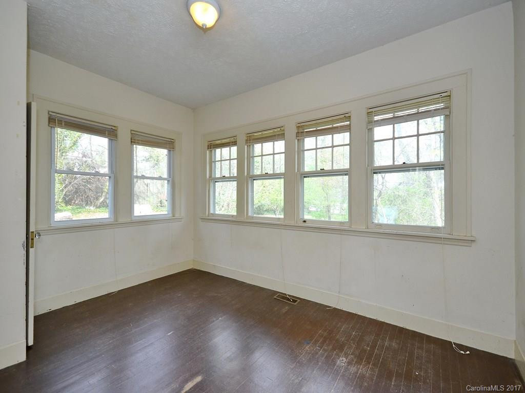 883 Hendersonville Road - Photo 8