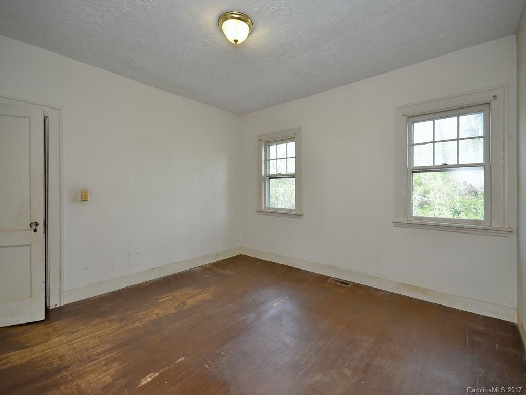 883 Hendersonville Road - Photo 10