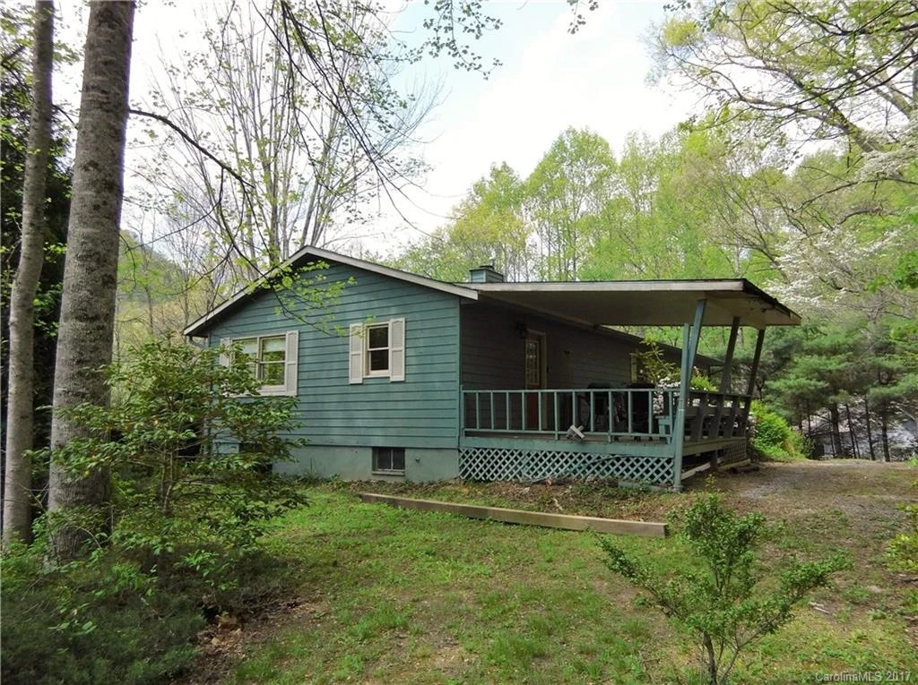 32 Little Mountain Road
